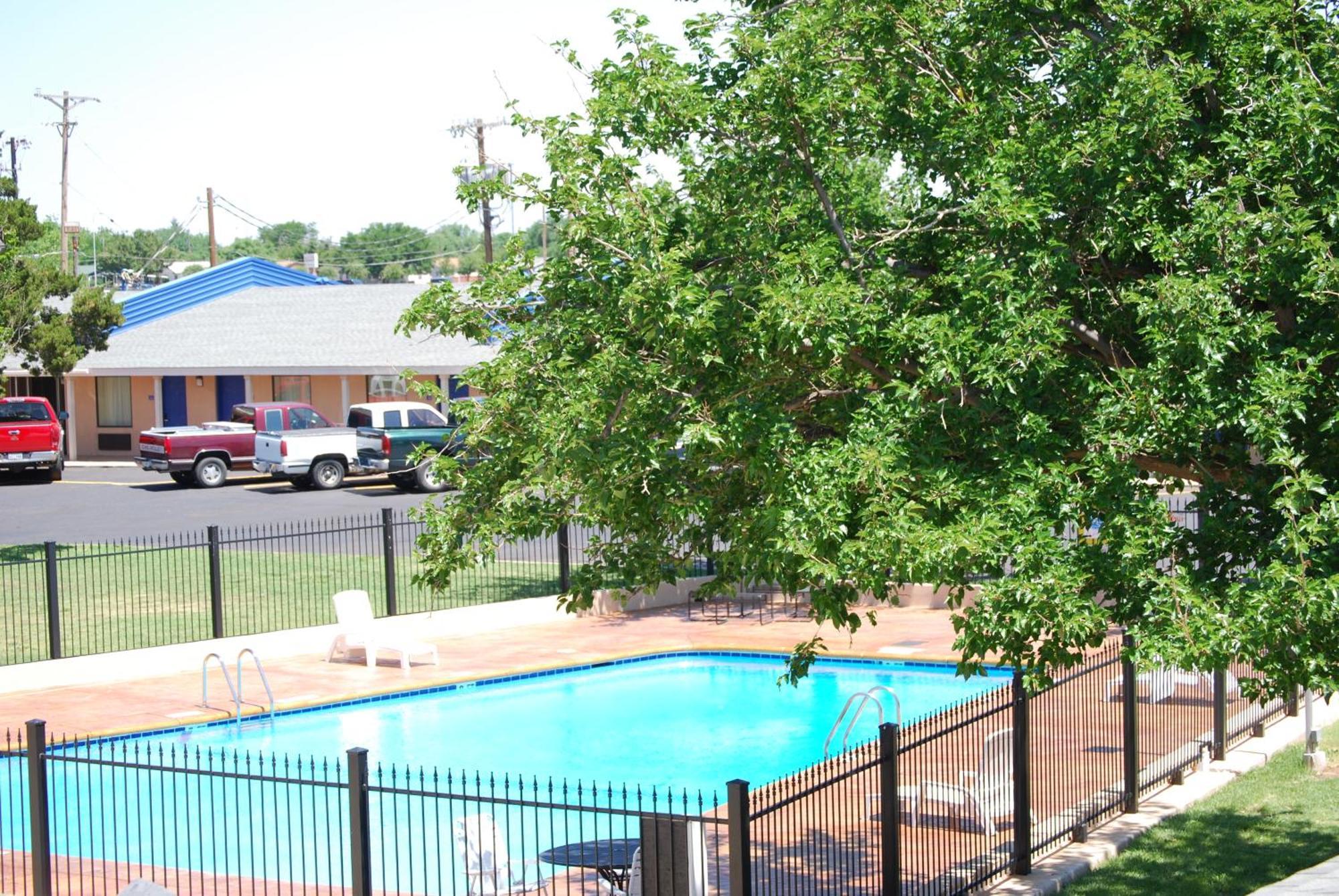 Americas Best Value Inn Lubbock East Exterior foto
